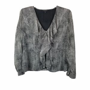 JONES WEARBLACK WHITE RUFFLE TOP. SIZE 14.